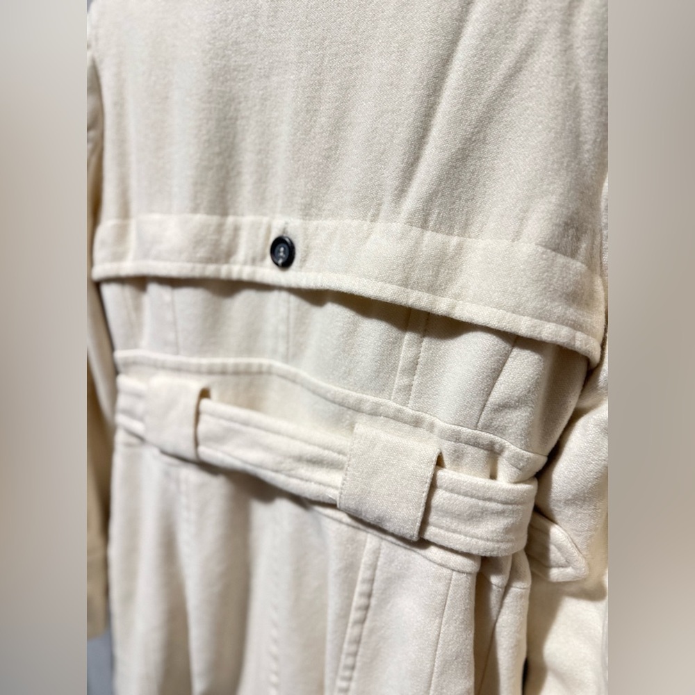 Donatella Cream Coat Size L - Small Snag - Picture 6 of 12